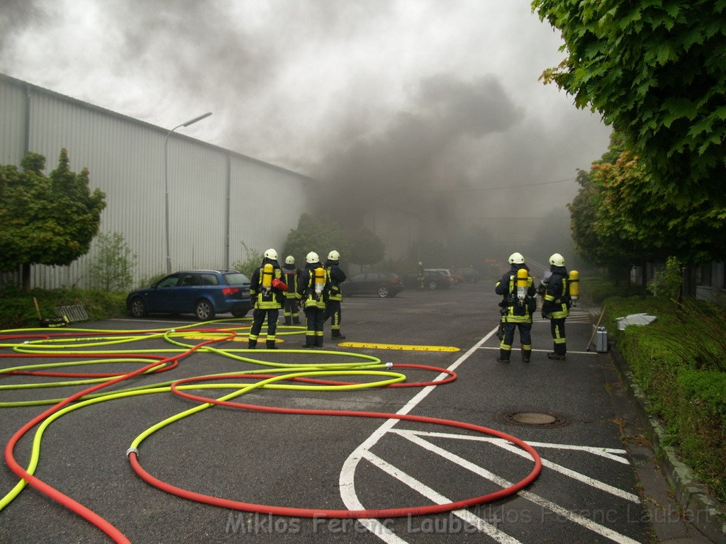Brand in Lagerhalle Koeln Junkersdorf Toyota Allee P035.JPG